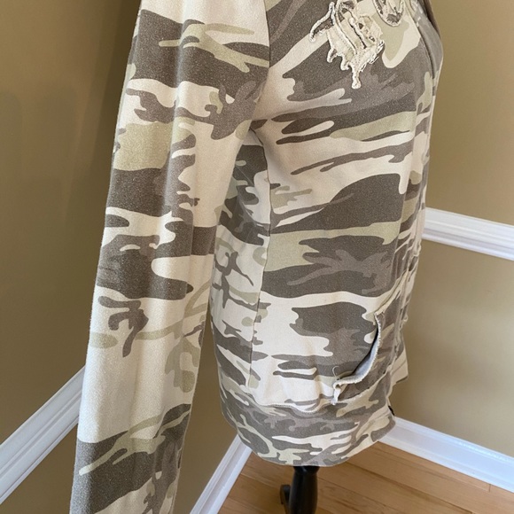 BCBG Long Camo Zip-Up - Picture 3 of 7